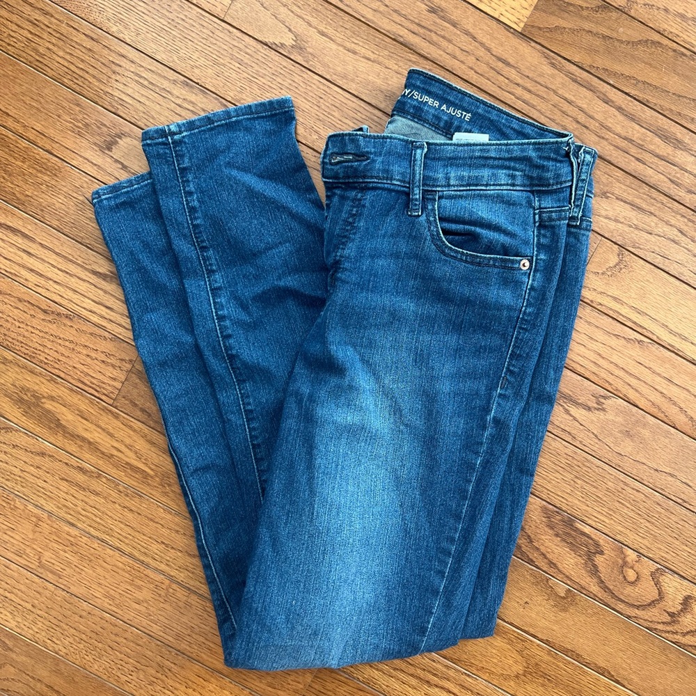 Mid rise super skinny jeans